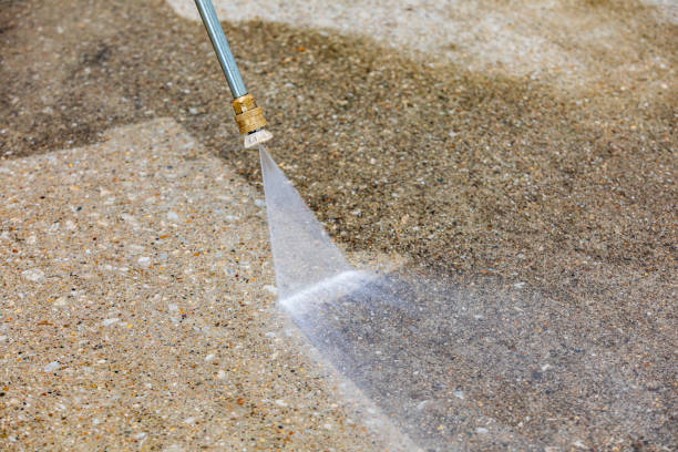 Best Driveway Pressure Washing  in Elgin, TX